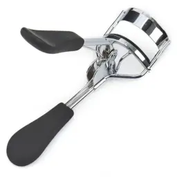 Black handle eyelash curler side angle - DrutoBD